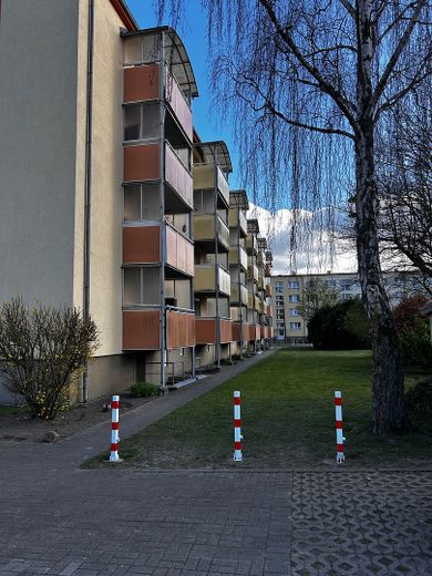 Pokój w mieszkaniu współdzielonym w odnowionym mieszkaniu dla 3 osób – Hans-Beimler-Straße, Greifswald – Hausansicht