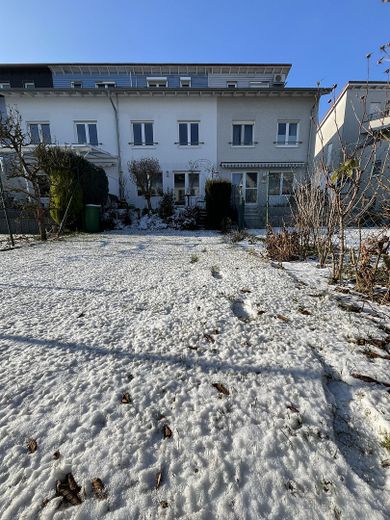 Garten - Blick auf das Haus 