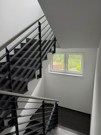 Moderne 4-Zimmer-Wohnung mit großzügiger, überdachter Terrasse/Balkon, Aufzug & Wärmepumpe – Foto 14