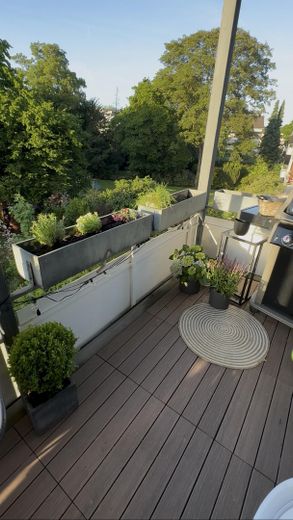 Lage! Lage! Lage! 2. Bezug kernsanierter Traumwohnung mit Gartenblick – Terrasse Gartenseite