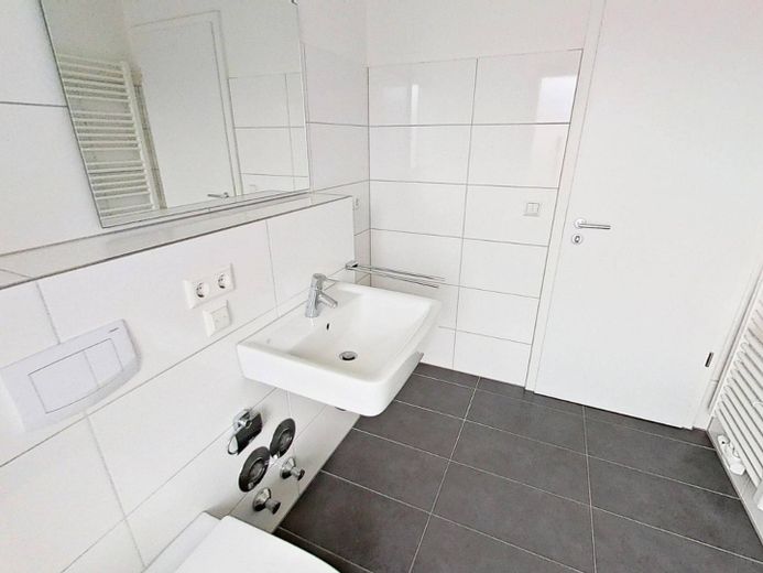 Moderne 3-Zimmer-Wohnung mit großem Balkon! – Ansicht II: Bad