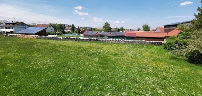 Appartamento di 3,5 locali, terrazza sul tetto di 98 m², veranda, garage doppio – Ausblick