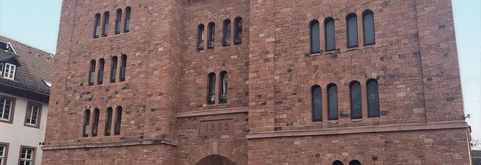 Eingang zum Gebäude