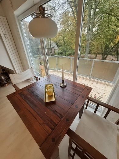 Charmante 3-Zi.- Maisonettewhg, TG-Stellplatz ,Garten, Balkon in grüner Lage von Hamburg Meiendorg – Zugang zum Balkon