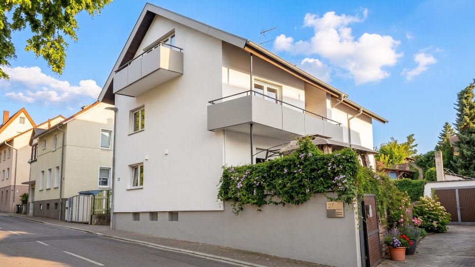 Aufgeteiltes 7er MFH- 6 von 7 leerstehend- saniert – Außenansicht