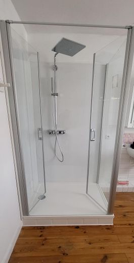 2-pokojowe mieszkanie przy porcie w Boizenburgu: częściowo umeblowane i gotowe do zamieszkania – Regendusche