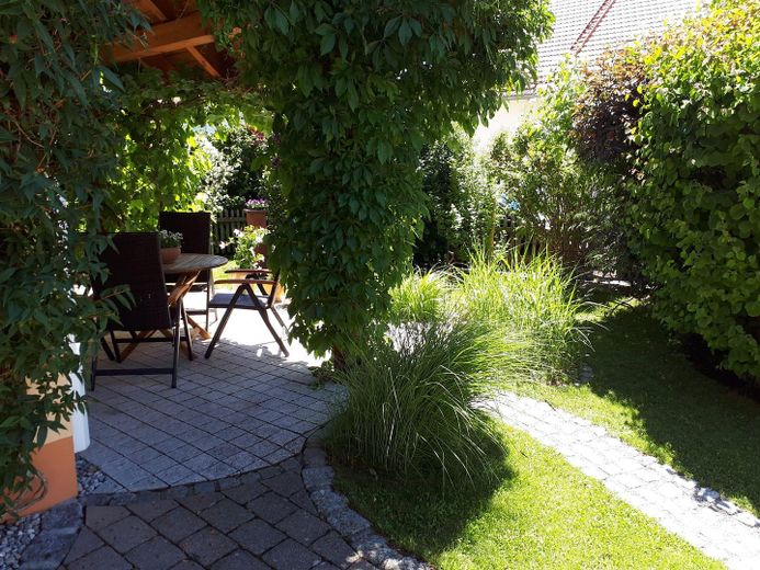 Terrasse vor dem Haus