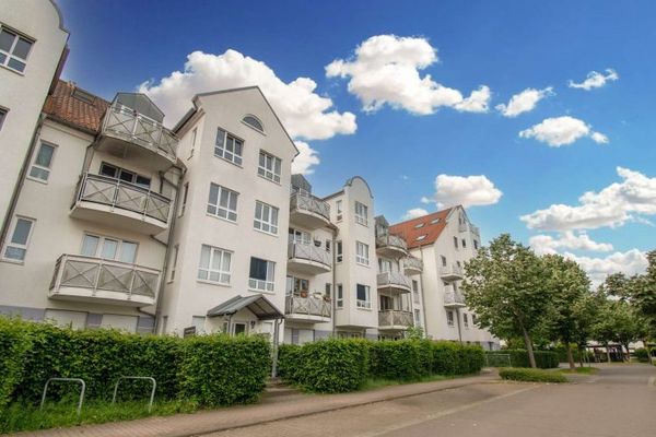 WOHNEN AUF ZWEI ETAGEN | Maisonette mit 4 Zimmern, 3 Balkonen und TG-Stellplatz