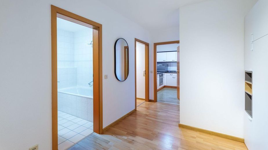 Renoviert & möbliert: Wohnung mit Balkon in Gersthofen - Wohnen auf Zeit – Foto 11