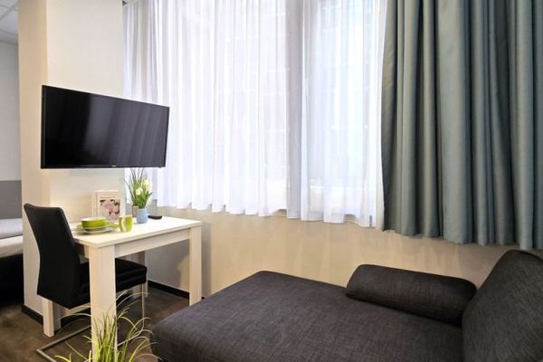 01.09'dan itibaren boş 1 odalı apartman dairesi, mobilyalı ve donanımlı, Offenbach'ın merkezinde