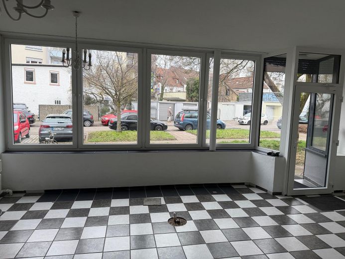 Ladenlokal in Karlsruhe Mühlburg (nähe Entenfang) zu vermieten – Schaufensterfront innen