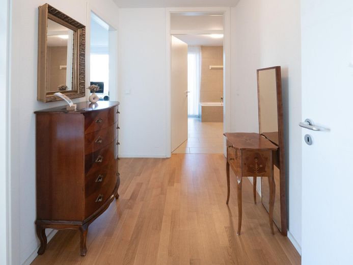 Comfortabel, gemeubeld appartement met parkeerplaats op een centrale locatie in Konstanz – Blick Richtung Bad
