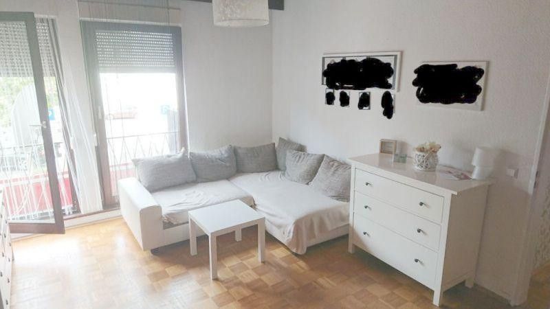 Muy bonito y luminoso apartamento de 2 habitaciones con cocina equipada (horno) y plaza de aparcamiento en Karlsruhe – Foto 1