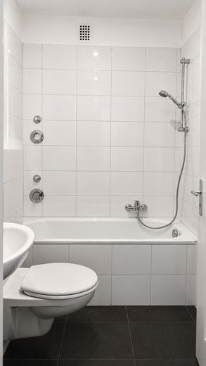 Kapitalanlage in Bestlage – Moderne Eigentumswohnung in Köln-Ehrenfeld – Badezimmer