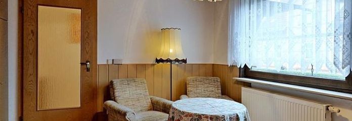 (EF0593_M) Jena: Hermsdorf, umeblowane miniapartament z osobnym wejściem do domu, WLAN i miejscem parkingowym