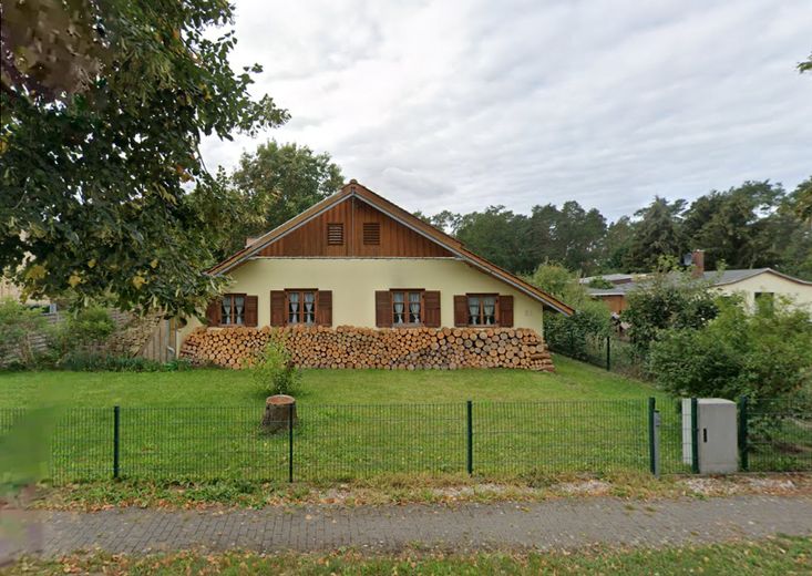 Wohn- und Geschäftshaus – Haus straßenseitig