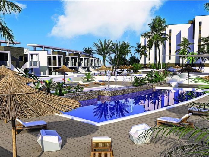 Apartamenty z 2 sypialniami i 2 łazienkami na zamkniętym osiedlu ze wspólnymi basenami, zaledwie 600 m od plaży – Zdjęcie 1