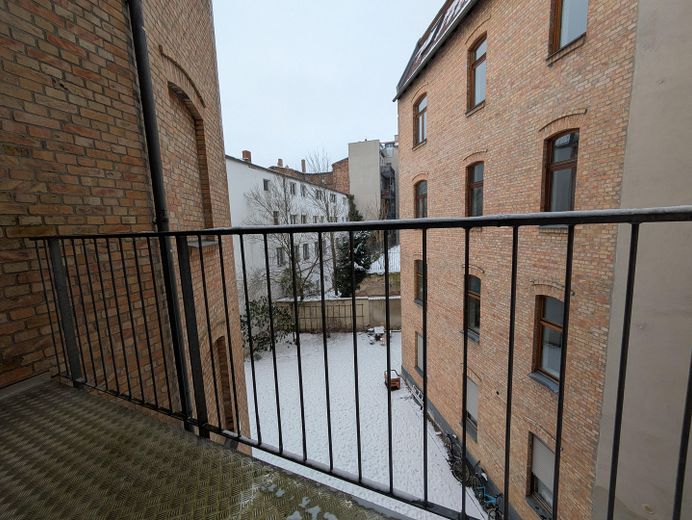 renovierte 4-Raum-Wohnung in der Nähe des Steintor, beim Wasserturm – Balkon