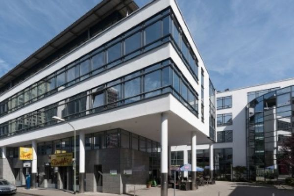 KLE!N - commission-free - work with a feel-good guarantee in a central city location