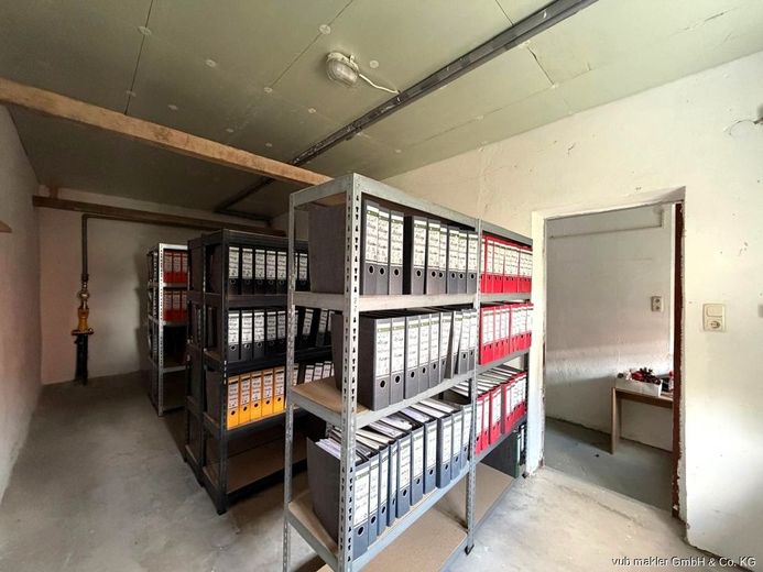 Hallen‑ und Lagerimmobilie ca 530m² auf  ca. 6600m² Grundstück mit Erweiterungspotenzial in Hof – VUB0002378-11