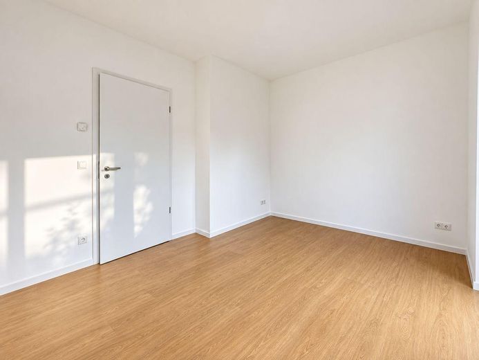 Appartamento per famiglie in un nuovo edificio! Appartamento di alta qualità con 4 locali e cucina componibile! Visita libera il 10.10.2026 – Schlafzimmer 2