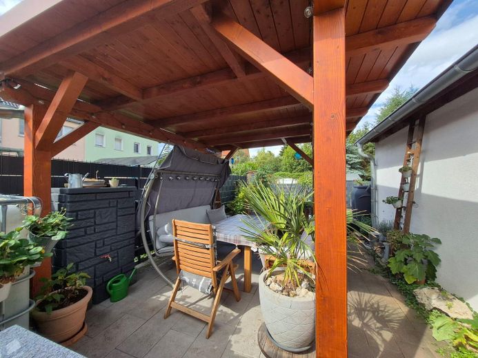 Reihenmittelhaus mit sonnigem Garten – Foto 4