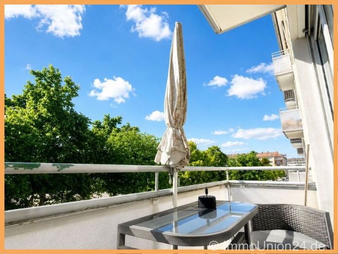 Exclusive, modernized 2-room apartment with balcony, great NEFF kitchen and additional hobby room – Photo 1