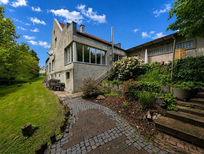 Charakterimmobilie mit Einliegerwohnung auf außergewöhnlichem Naturgrundstück – Bild 6