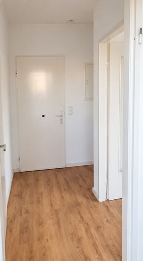 Modernisierte 1-Zimmer-Wohnung in St. Jürgen | Nähe UKSH & Sana Kliniken – Flur