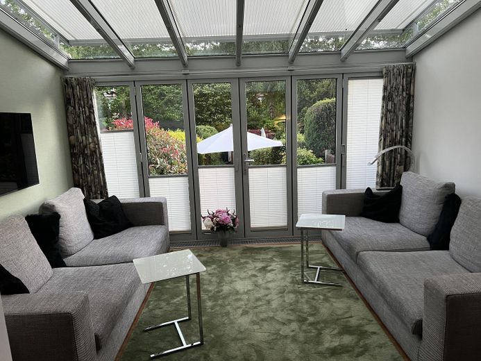 Wintergarten + Markise EG