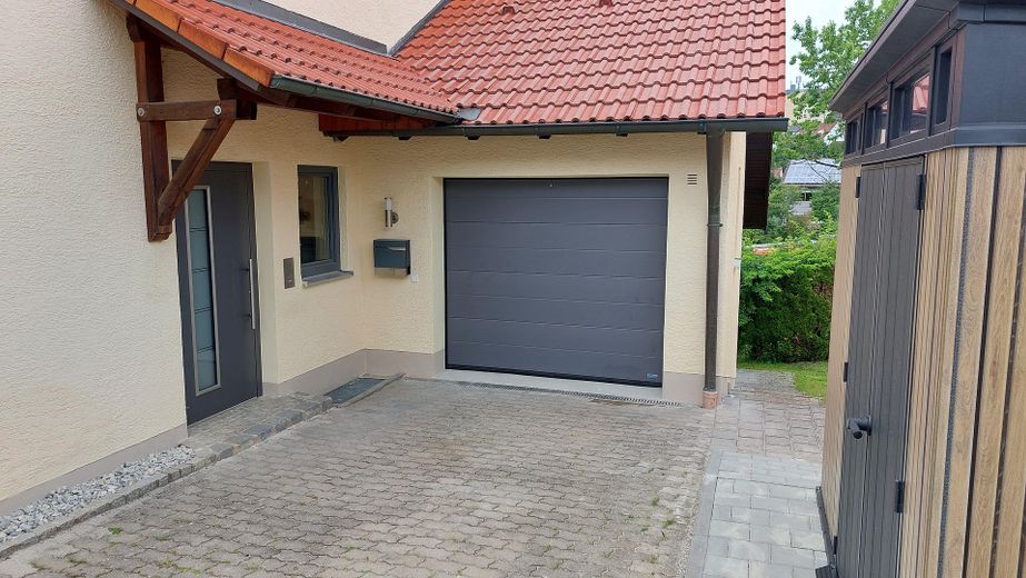 DHH in sehr ruhiger Lage - Erstbezug nach Komplettsanierung – Außenansicht