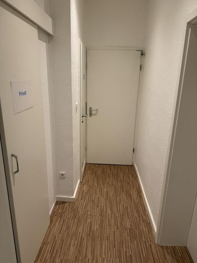Helle & Moderne Büro- / Praxisräume im Erdgeschoss zentral gelegen in Osterfeld – Flur