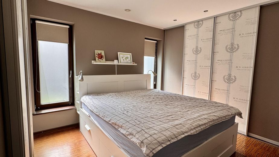 Schlafzimmer mit Einbauschrank