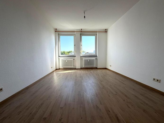 Move in directly or rent out * in LU center – Schlafzimmer