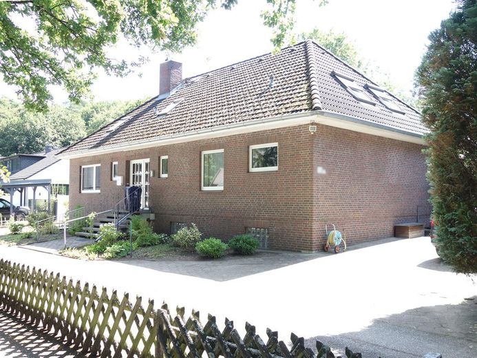 Wald, Stadtnähe und viel Platz in Hamburg-Hausbruch – Ansicht von Nordwest