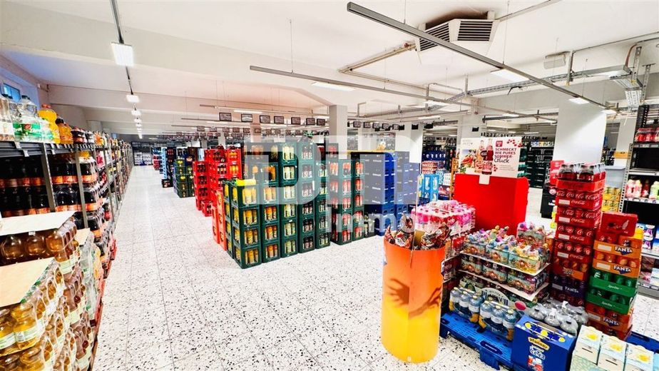 Modernisierter Gewerbekomplex (2 Gebäudeteile) mit langfristigem Mieter + freie Flächen im OG – Gebäude 3 EG Getränkemarkt