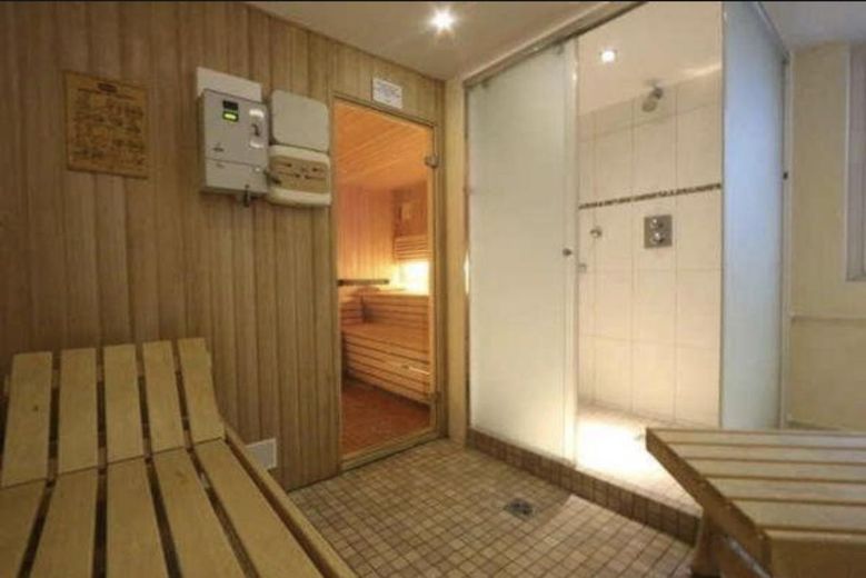 خاص: شقة ملكية ساحرة من غرفتين مع مسبح وساونا في فيسترلاند – Sauna
