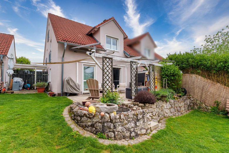 Gartenansicht mit Terrasse