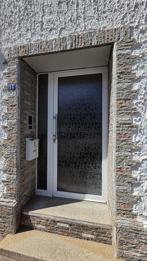 Casa a schiera modernizzata con fascino d’epoca e appartamento indipendente – Foto 32