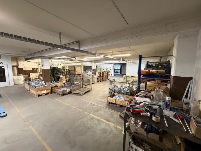 Halle de stockage / production avec porte sectionnelle (accessible en véhicule) 1400qm - Arnsberg – Foto 5