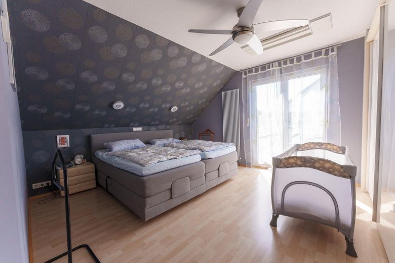 Schlafzimmer mit Ankleide