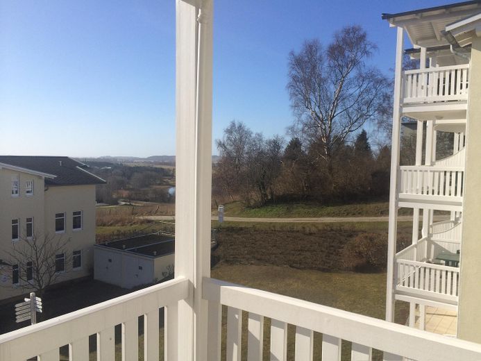 Beim Frühstückskaffee schon den Meerblick genießen – 3-Zimmer-Wohnung in allerbester Lage – Der Ausblick Richtung Bodden
