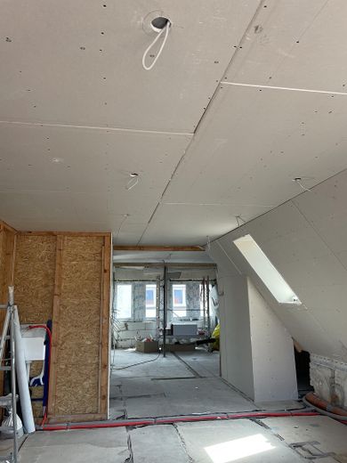 80 m² Ausbauwohnung in Hage – günstige Miete gegen Eigenleistung – Ist-Zustand