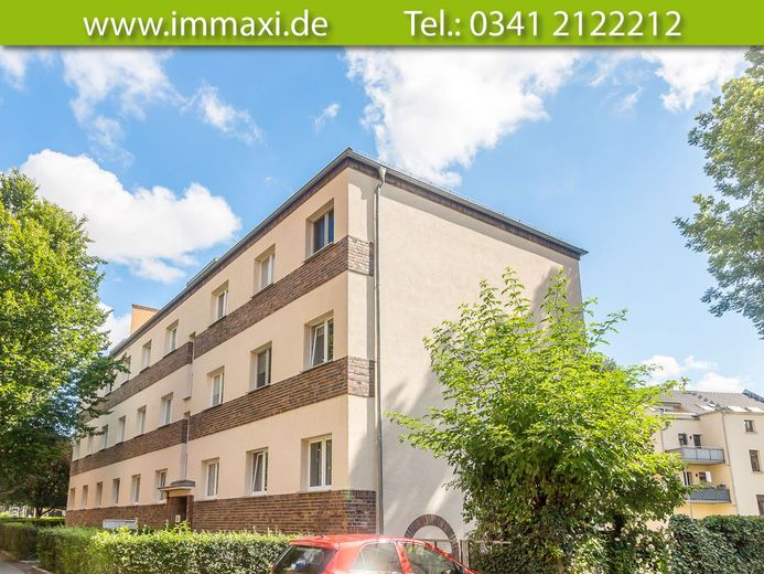 IN SANIERUNG  + WAHREN + 3 RAUM WOHNUNG + HOCHPARTERRE + BALKON – Hausansicht-Zuckmantel