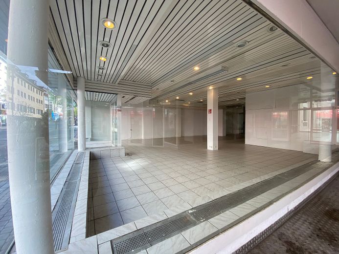 * Ideale Lagerfläche in 1A Lage * Direkter Zugang zur Lagerfläche * Fußgängerzone * Showroom * – Foto 1