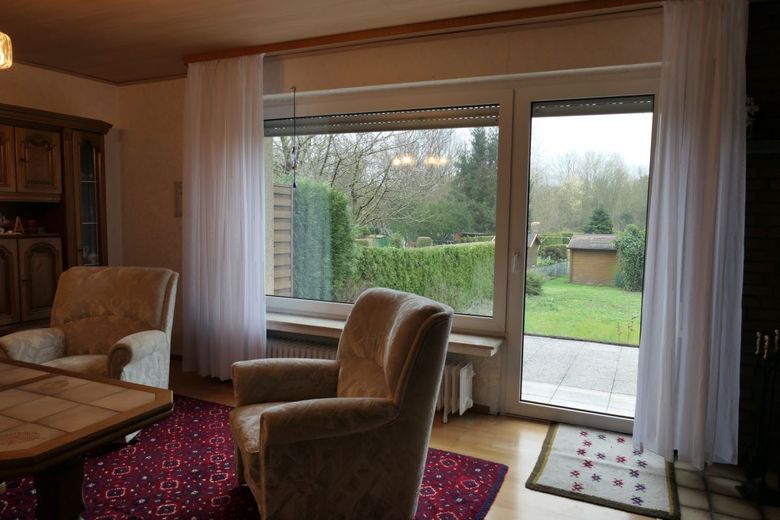 Doppelter Wohntraum auf einem Grundstück - Zwei Häuser, ein Zuhause! – Wohnzimmer Hinterhaus