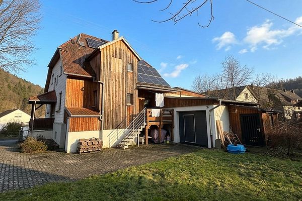 Idyllic residential dream/one- to two-family house in Bad Imnau