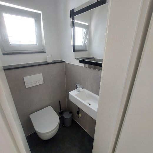 E.G WC 