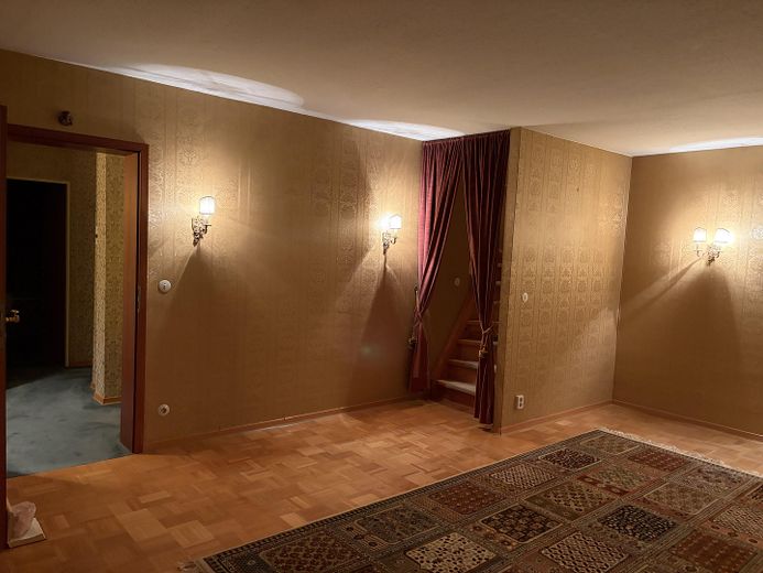 Affascinante casa a schiera in posizione tranquilla con garage – OG Wohnbereich mit Zugang DG 