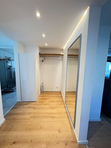 Freistehendes Einfamilienhaus mit viel Platz für Familie, Alltag und Zukunft – Flur EG